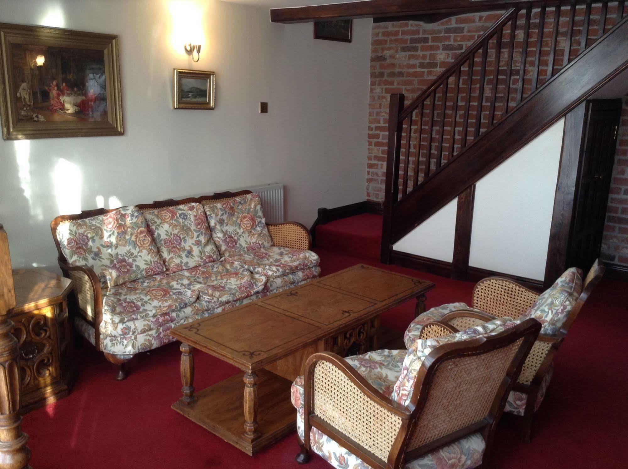 The Crown Hotel Mundford Екстер'єр фото